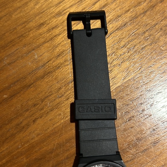 Casio watch large cities print round white face black buckle band - Picture 4 of 8